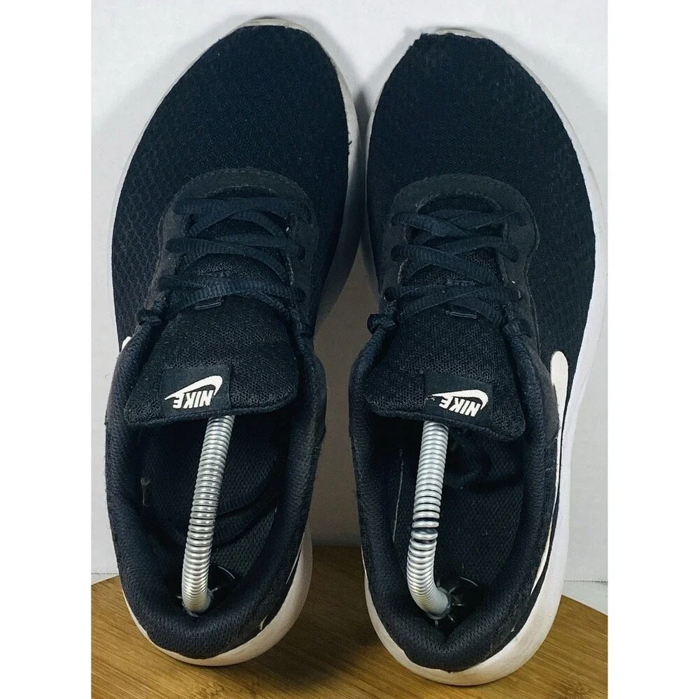 Nike Tanjun Youth Size 6y 818381-011